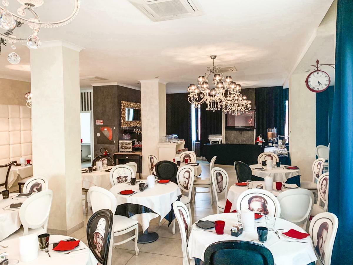 Hotel Le Cinema Гаттео-а-Маре Екстер'єр фото