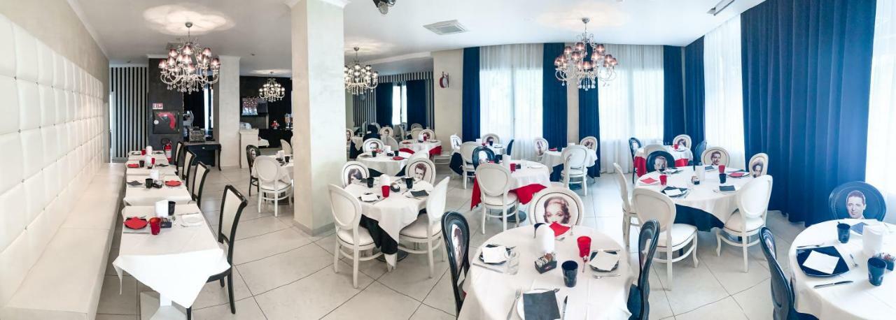 Hotel Le Cinema Гаттео-а-Маре Екстер'єр фото